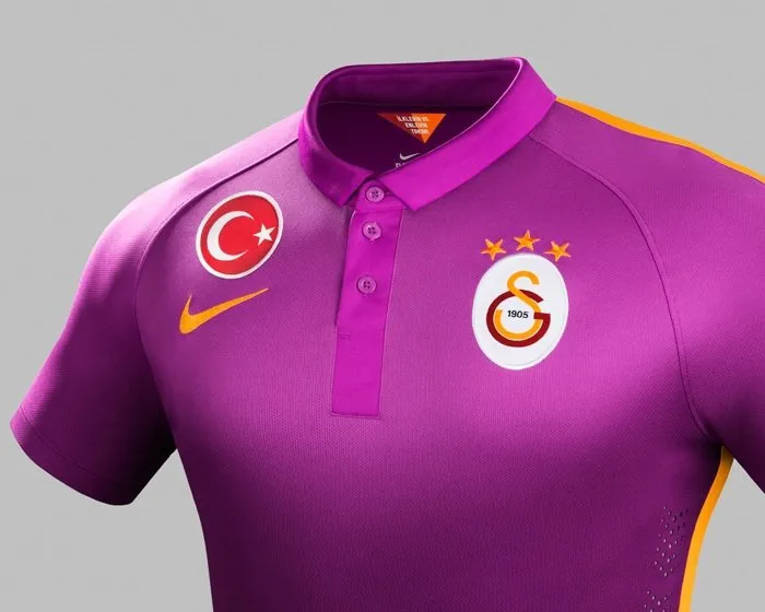 Galatasaray’ın mor forması tanıtıldı