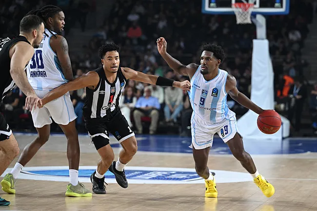 eurocupta-turk-derbisini-kazanan-besiktas-1763578857545.jpg