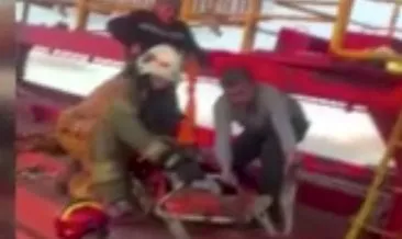 Ahırkapı açıklarında demirli olan geminin güvertesindeki vinç devrildi: 3 kişi yaralandı #istanbul