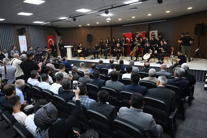 milli-egitim-bakani-tekin-vanda-ogretmen-sayisini-3-katina-cikardik-1748688692459.jpg