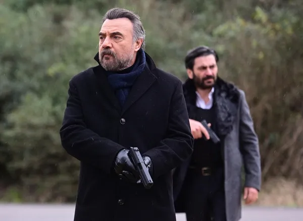 Ben Bu Cihana Sığmazam 55. bölüm izle tek parça, full HD: ATV ile Ben Bu Cihana Sığmazam son bölüm izle ekranı -
