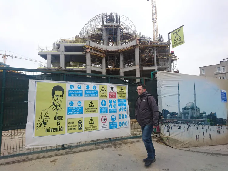 Taksim Camii'nin ana kubbesinin yapımına start verildi