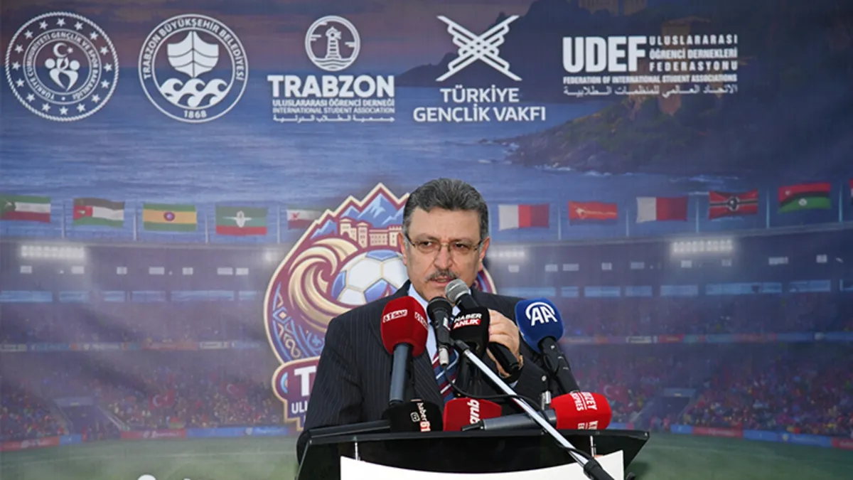 Trabzon'da 2. Uluslararası Futbol Turnuvası heyecanı başladı! Ahmet Metin Genç: Savaşa son verelim