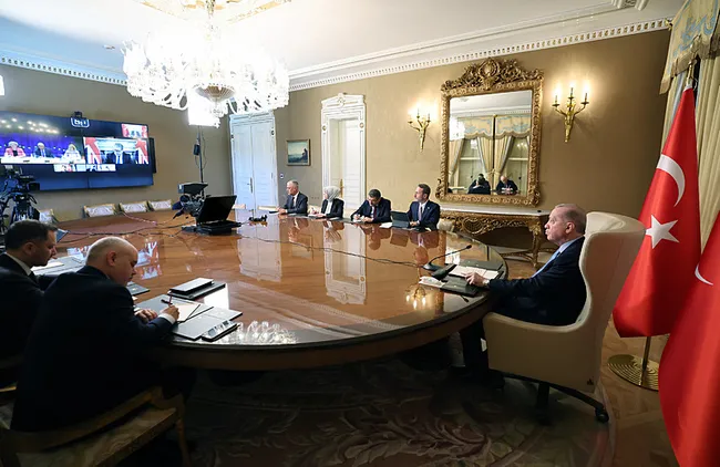 hasta-adam-avrupa-turkiyenin-savunma-jeostrateji-nufus-ve-siyasi-gucune-muhtac-1742279113607.jpeg Hasta adam Avrupa! AB, Türkiye'nin savunma, jeostrateji, nüfus ve siyasi gücüne muhtaç!