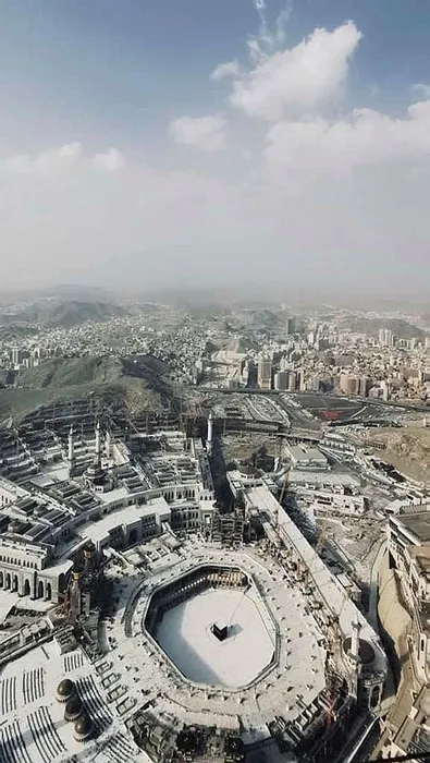 Suudi Arabistan, korona virüs nedeniyle Kâbe ziyaretlerini durdurdu