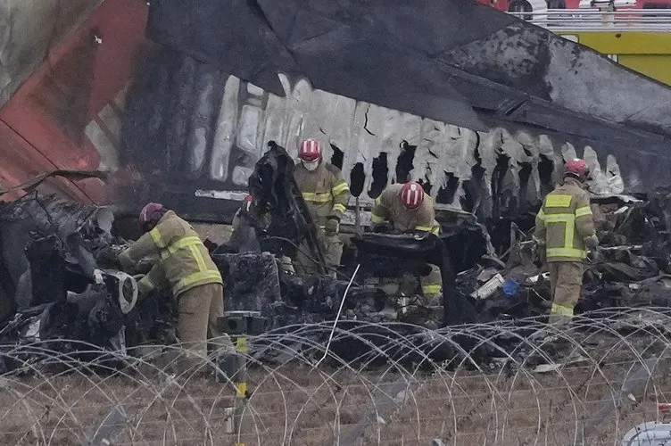 Güney Kore uçak kazasında karanlık noktalar: Facia soru işaretlerini beraberinde getirdi!
