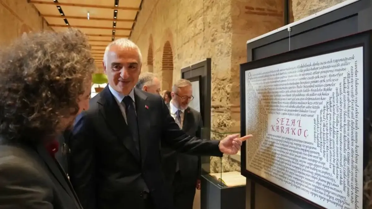 Sezai Karakoç’un gizli arşivi ilk kez ortaya çıktı! Daha önce hiç görülmemiş belgeler ilk kez sergileniyor Sezai Karakoç’un gizli arşivi ilk kez ortaya çıktı! Daha önce hiç görülmemiş belgeler ilk kez sergileniyor