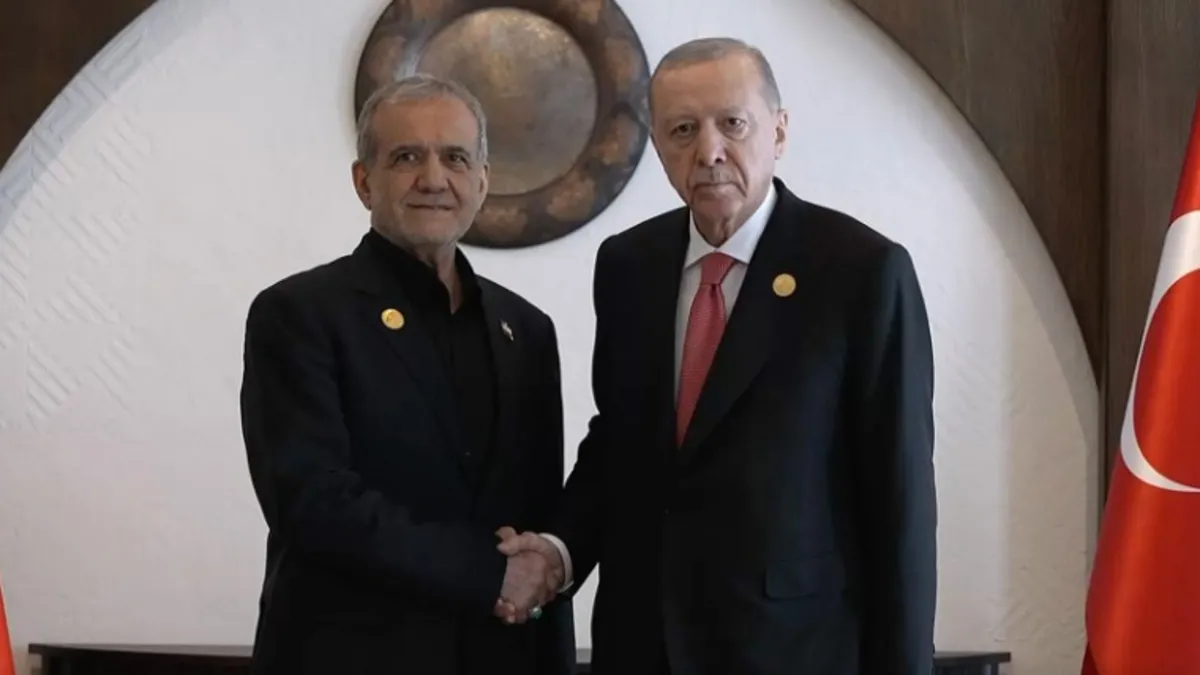 Başkan Erdoğan Mesud Pezeşkiyan ile görüştü! İran’dan Türkiye’ye gelen füzeler konusunda inceleme ekibi… Başkan Erdoğan Mesud Pezeşkiyan ile görüştü! İran’dan Türkiye’ye gelen füzeler konusunda inceleme ekibi…