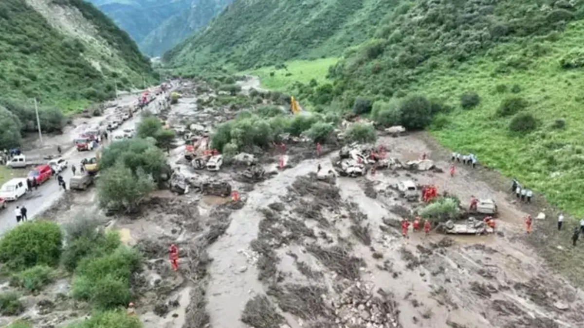 Çin’in Gansu eyaletinde sel medyana geldi: 10 kişi öldü Çin’in Gansu eyaletinde sel medyana geldi: 10 kişi öldü