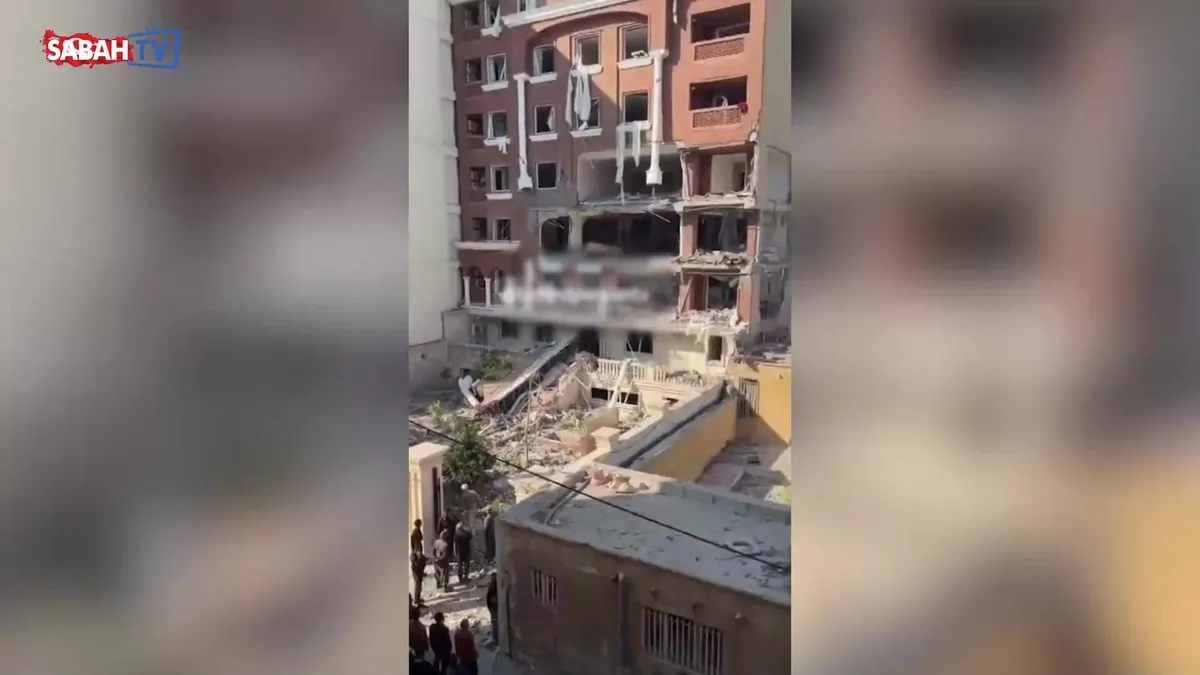 SON DAKİKA: İran’da Bender Abbas kentinde patlama! Deniz Kuvvetleri Komutanı Alireza Tangsiri’nin öldüğü iddia ediliyor! | Video videosunu izle SON DAKİKA: İran’da Bender Abbas kentinde patlama! Deniz Kuvvetleri Komutanı Alireza Tangsiri’nin öldüğü iddia ediliyor! | Video videosunu izle