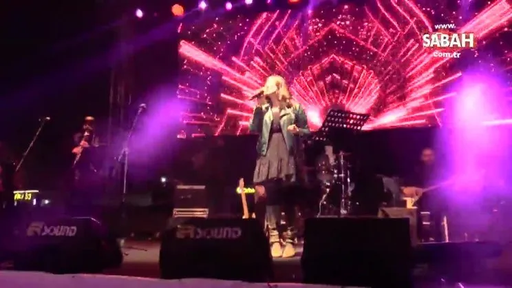 Tuğçe Kandemir, Kayseri'de konser verdi | Video
