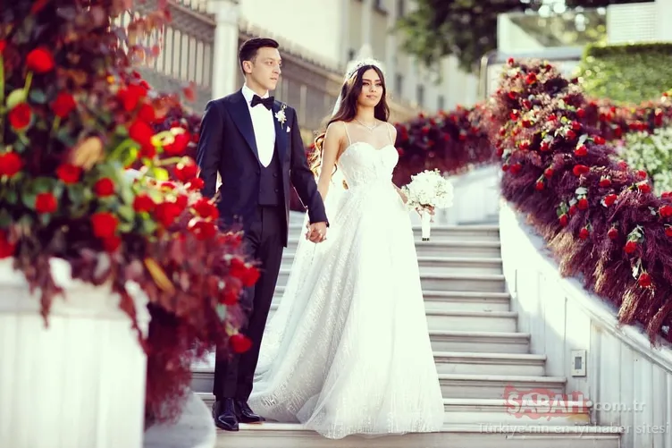 Tescilli güzel Amine Gülşe annesini paylaştı sosyal medya yıkıldı! Güzellik Genlerden