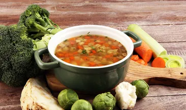 Sebzeli ve köfteli çorba