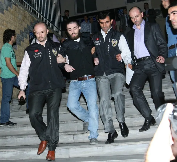 SON DAKİKA! Cem Garipoğlu’nun mezarında bulunmuştu! İnsan kanı olmadığı tespit edildi: O poşetin sırrı ne?