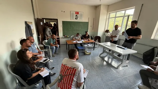 uc-ilde-secim-heyecani-6-beldede-oy-verme-islemi-sona-erdi-1780852279971.jpg