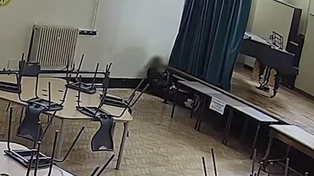 İngiltere’de korkunç saldırı: Okulda dehşet saçtı!