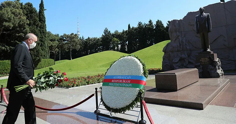 Başkan Erdoğan Haydar Aliyev’in kabrini ziyaret etti