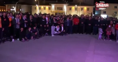 Rıza Kayaalp’in ailesi ve vatandaşlar şampiyonluk maçını heyecanla izledi | Video
