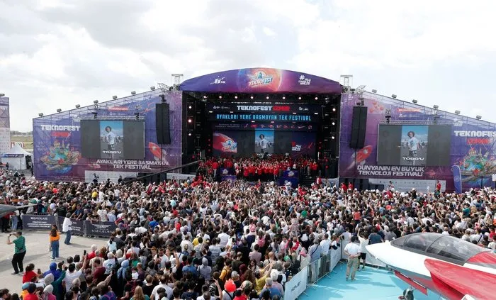 teknofestten-100yila-ozel-1-yilda-3-festival-45-milyon-ziyaretci-1696258205926.jpg