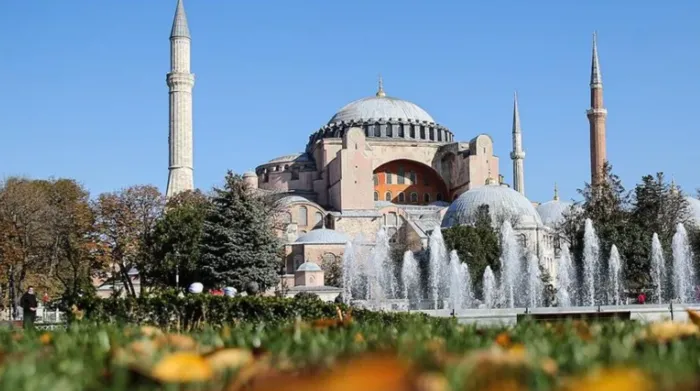 ak-parti-sozcusu-celikten-ayasofya-i-kebir-cami-i-serifi-paylasimi-topraklarimizin-ruh-koklerinden-olmaya-deva-1784893425910.png