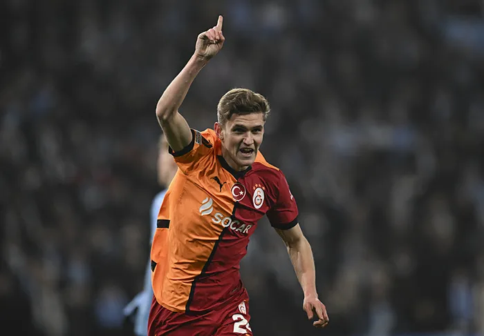 malmo-galatasaray-canli-aslan-malmo-deplasmaninda-macta-ikinci-yari-basladi-1734029549848.jpeg