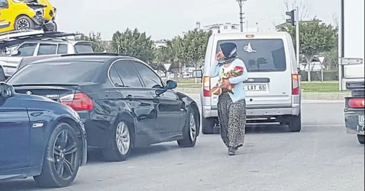 Otoyolda ölümüne dilencilik