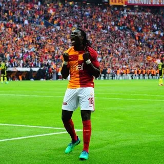 Galatasaray'da Bafetimbi Gomis krizi! FIFA'ya başvuracak