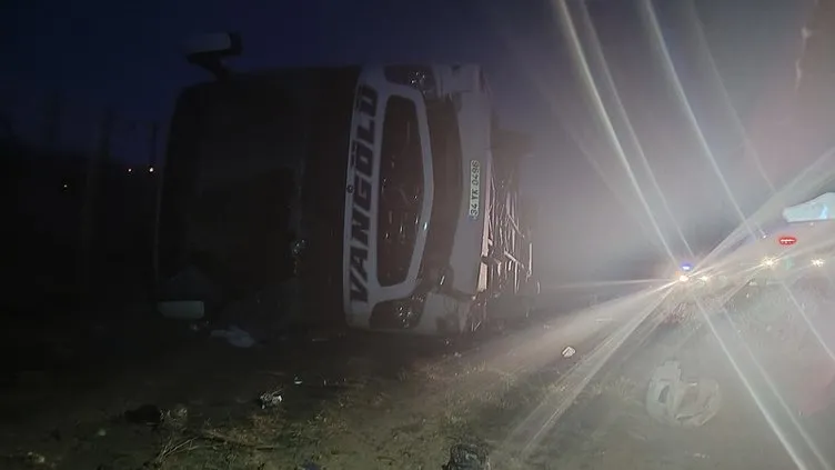 Kırşehir’de yolcu otobüsü şarampole devrildi! 15 kişi yaralandı