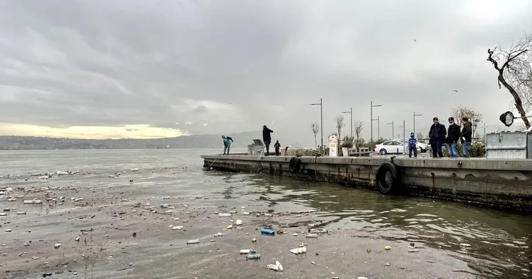 İzmir’de ’Pis koku’ tartışması sürüyor... Soyer kötü yönetiminin faturasını yine bürokratlarına kesti