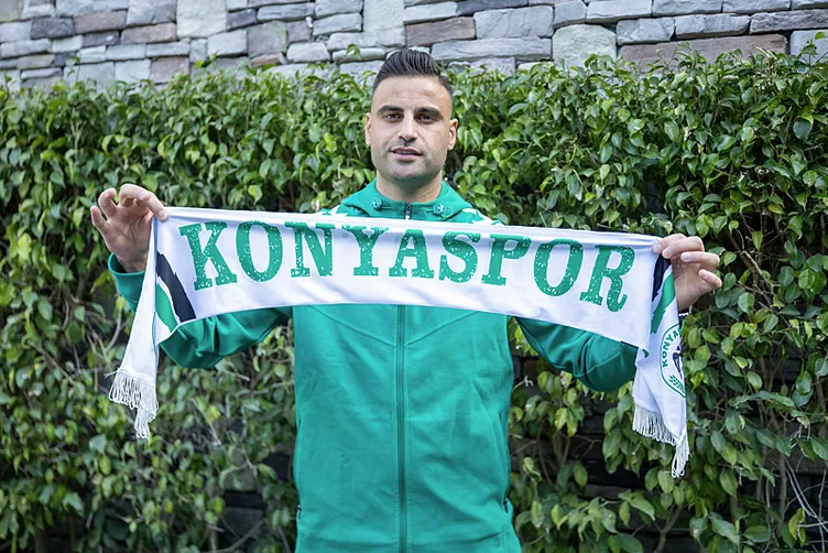 Süper Lig’de transferler peş peşe açıklandı! İşte atılan tüm imzalar...