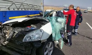 Niğde-Ankara Otoyolu’nda kaza: TIR’a arkadan çarptı! 3 kişi yaralandı!
