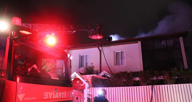 Sakarya’da korkutan villa yangını!