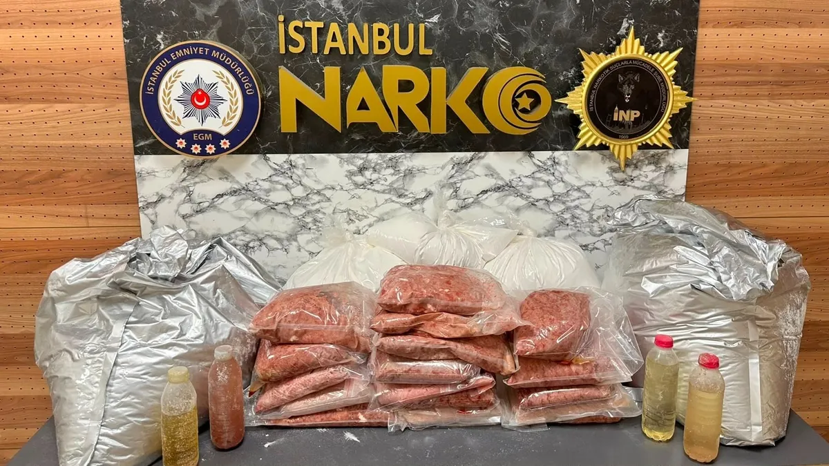 Bayrampaşa’da depoya baskın: Ölümcül uyuşturucuyla yakaladılar! Bayrampaşa’da depoya baskın: Ölümcül uyuşturucuyla yakaladılar!