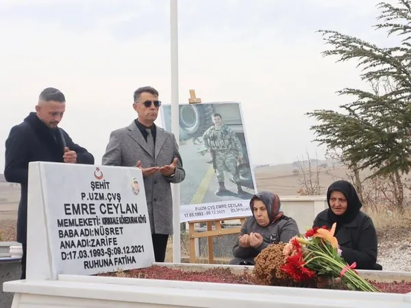 sehit-emre-ceylan-sahadetinin-4-yilinda-dualarla-anildi-1765291012682.jpg