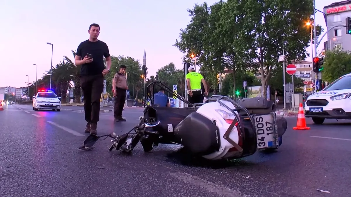 Fatih'te 3 motosikletin karıştığı trafik kazası