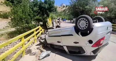 Bariyerlere çarpan otomobil köprü üzerinde ters döndü: 1 yaralı | Video