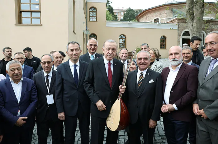 alevi-kanaat-onderlerinden-baskan-erdogana-tesekkur-cumhuriyet-tarihinin-en-buyuk-adimidir-1665285590121.jpg Alevi kanaat önderlerinden Başkan Erdoğan'a teşekkür!