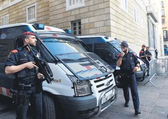 Katalonya’da şok! Kayyum atandı lider Puigdemont kaçtı