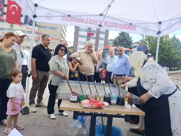 15-temmuz-ruhu-ebru-sanatiyla-meydana-tasindi-1784123961506.jpg