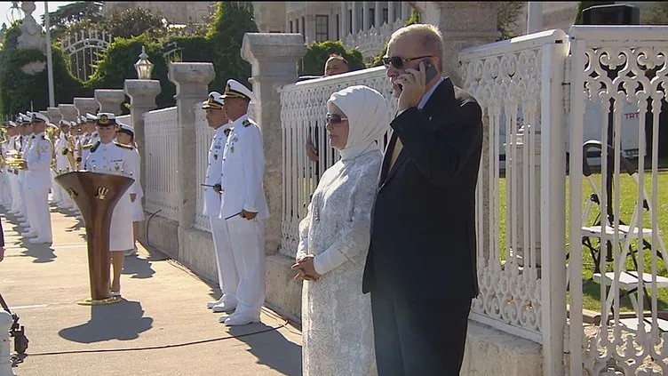 Başkan Erdoğan tek tek selamladı: Boğaz’da ‘Mavi Vatan’ coşkusu! Çanakkale’den İstanbul’a zafer yolculuğu