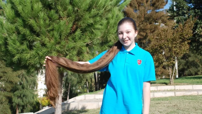 RAPUNZEL PELİN’İN SAÇLARI BOYUNU AŞTI