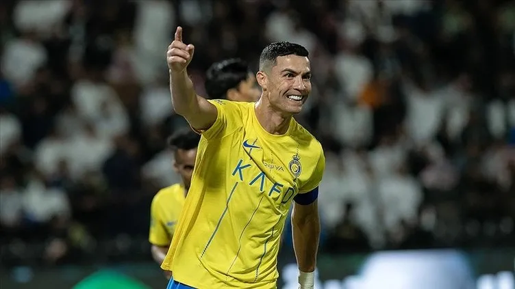 Dünya tarihinin en iyi futbol efsaneleri sıralandı! Türk yıldız listeye damga vurdu