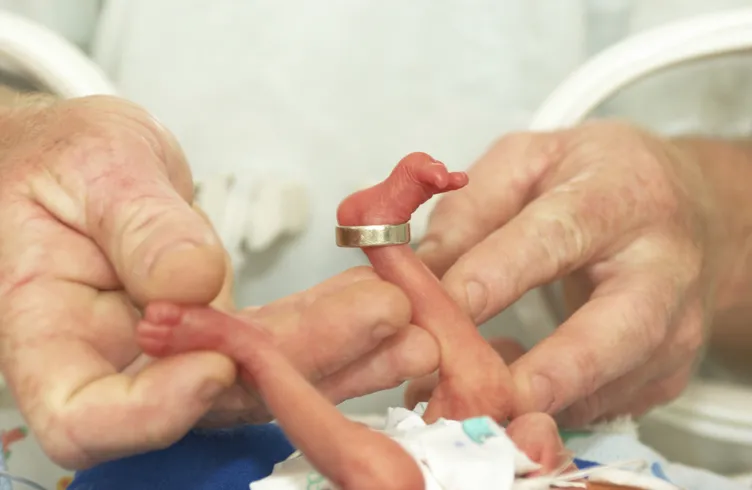 SON DAKİKA... Yenidoğan Çetesi davasında gözler ikinci duruşmada: Fırat Sarı ve İlker Gönen’in 582 yıl hapsi isteniyor!