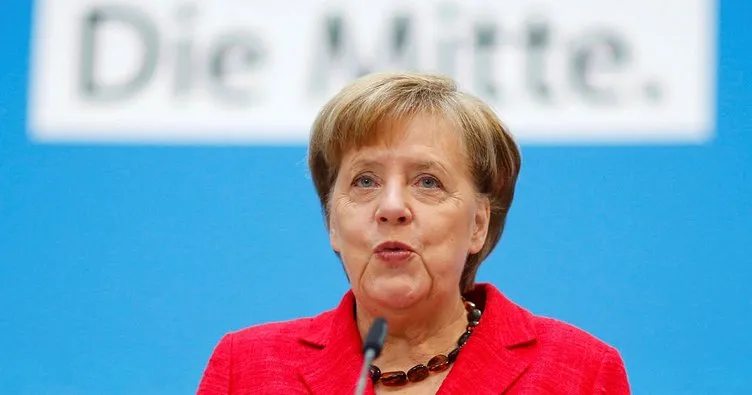 Merkel’e hükümet kurma teklifi