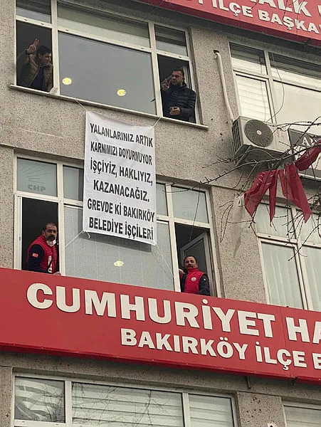 grevdeki-belediye-iscileri-bicak-kemige-dayandi-1640316433877.jpg CHP’li belediye işçilerine sıfır zam dayatması yapmıştı! Grevdeki belediye işçileri: Bıçak kemiğe dayandı