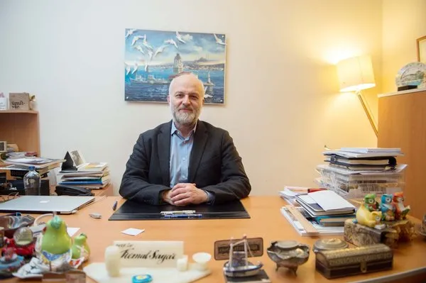 Hüznün bile hastalık olarak pazarlandığı Toplumsal anestezi çağındayız