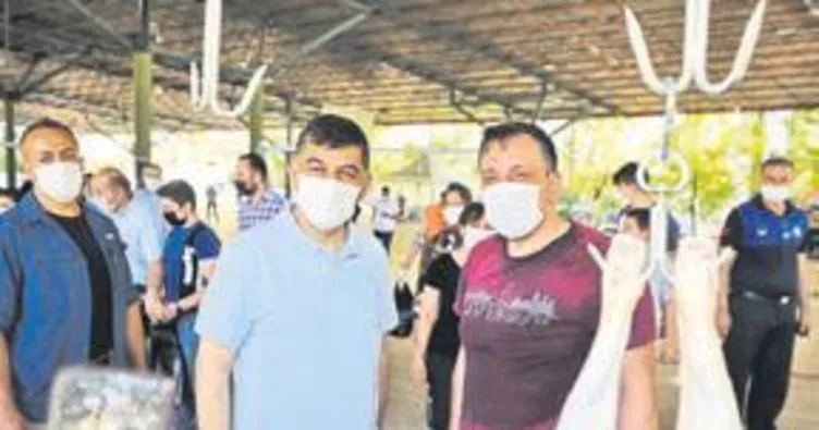 Fadıloğlu, kurban kesim yerlerini gezdi