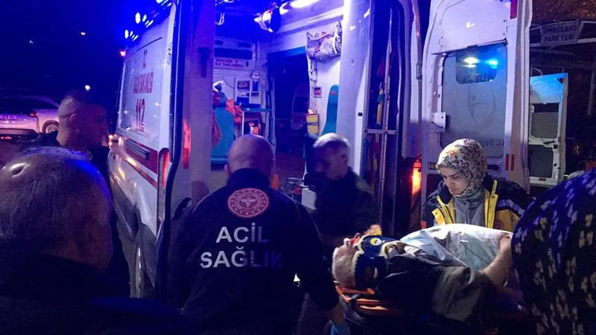 Adıyaman’da minibüs devrildi: 2’si ağır 11 yaralı Adıyaman’da minibüs devrildi: 2’si ağır 11 yaralı
