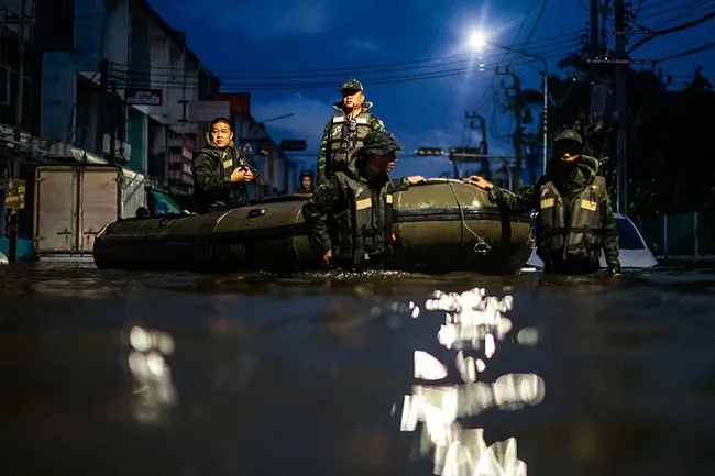 Tayland'da sel felaketi: 8 ölü