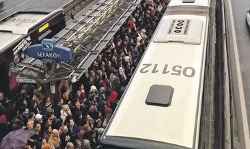 Metrobüs arızaları vatandaşı yolda bıraktı